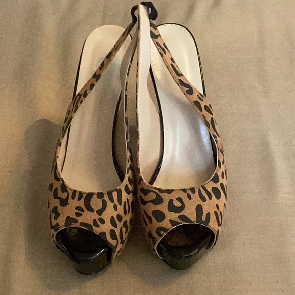 Leopard Print Peep Toe Slingback Heels - Picture 1 of 7